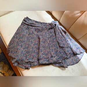 Dress Forum M Navy Floral Skort NWOT